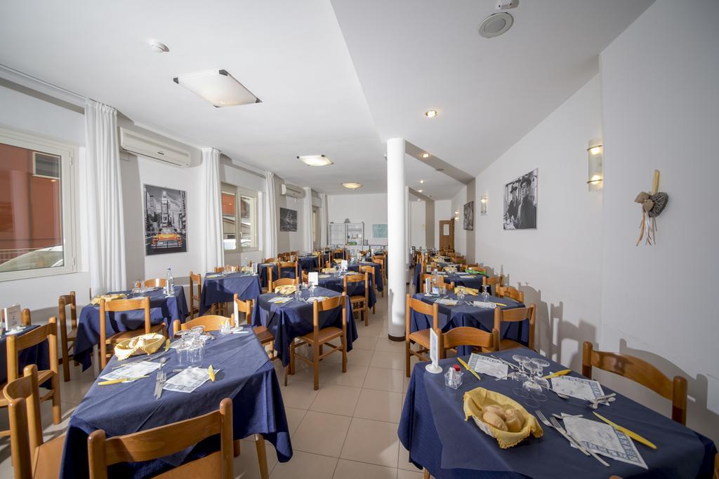 Hotel Sissi Rivazzurra Di Rimini Exterior foto